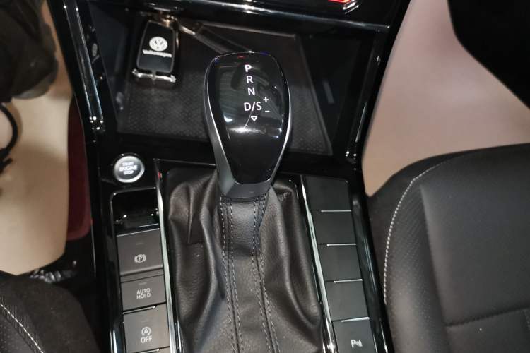 Used Volkswagen Passat 2024 380TSI Starry Dragon Edition Gear Lever