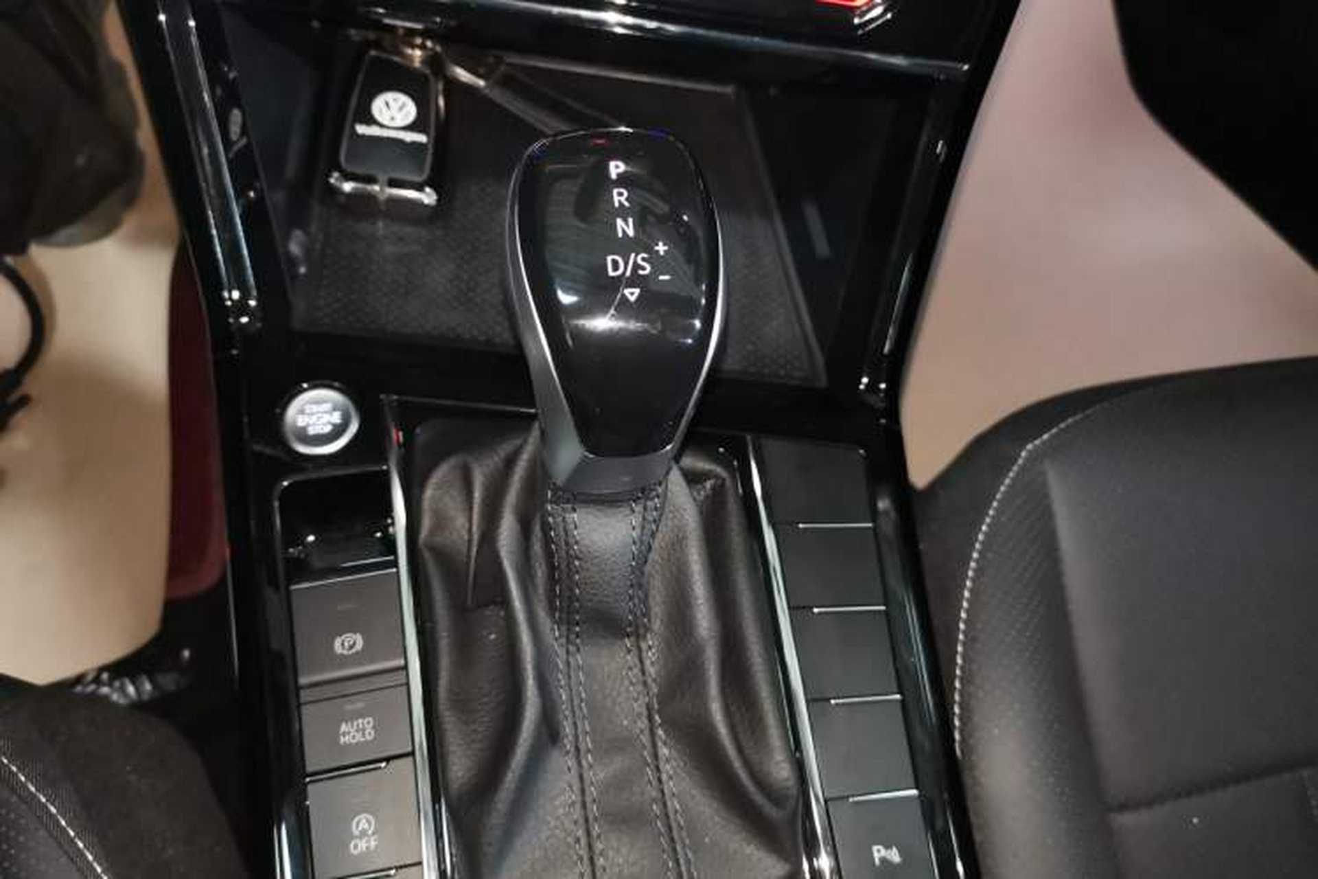 Used Volkswagen Passat 2024 380TSI Starry Dragon Edition Gear Lever