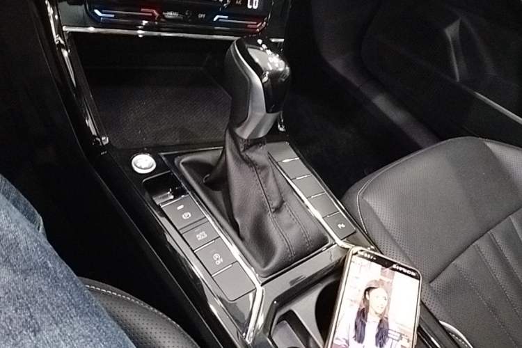 Used Volkswagen Passat 2024 380TSI Starry Elite Edition Gear Lever
