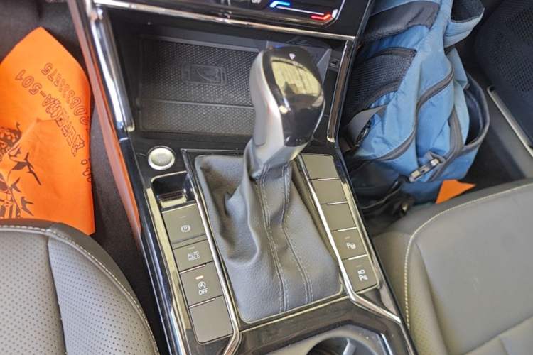 Used Volkswagen Passat 2024 380TSI Starry Dragon Edition Gear Lever