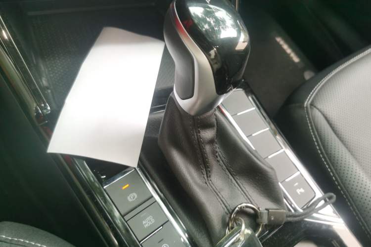 Used Volkswagen Passat 2024 380TSI Starry Dragon Edition Gear Lever