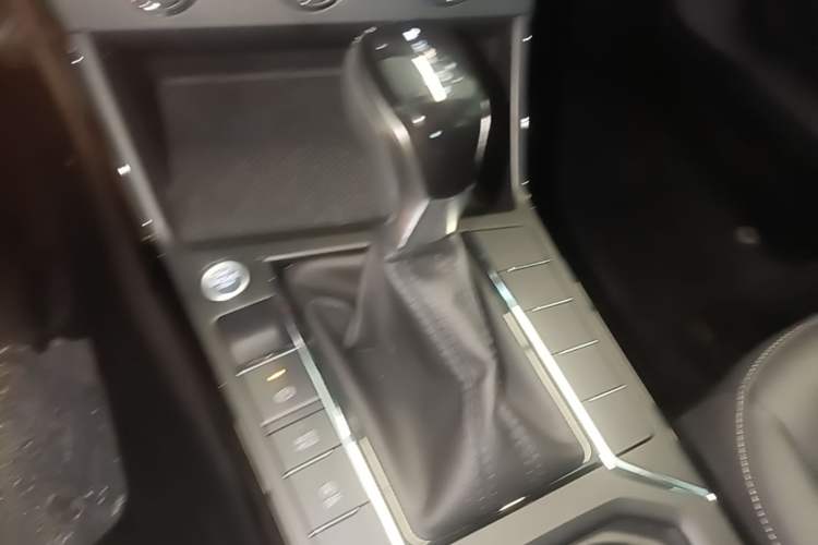 Used Volkswagen Passat 2024 280TSI Business Edition Gear Lever