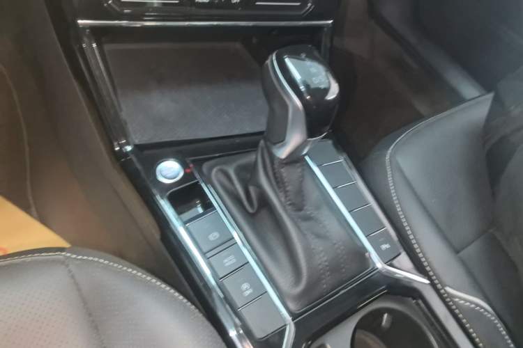 Used Volkswagen Passat 2024 330TSI Starry Elite Edition Gear Lever