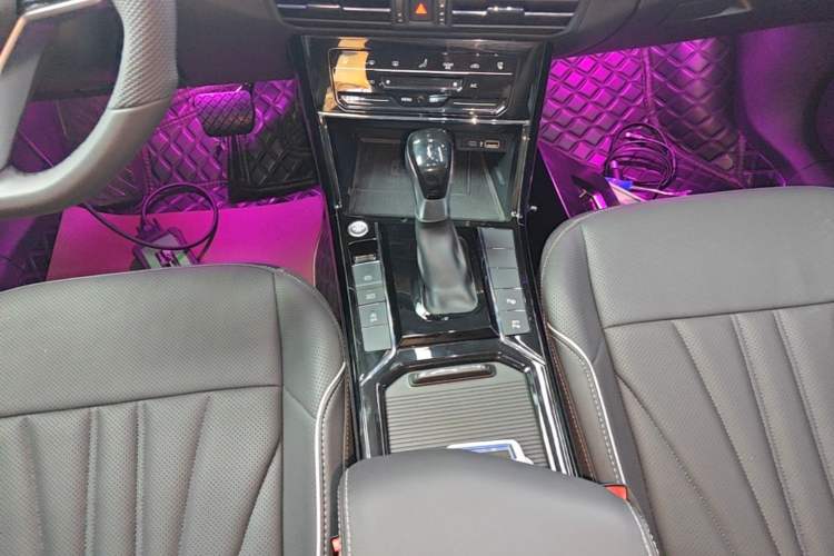 Used Volkswagen Passat 2024 380TSI Dragon Glory Edition Gear Lever