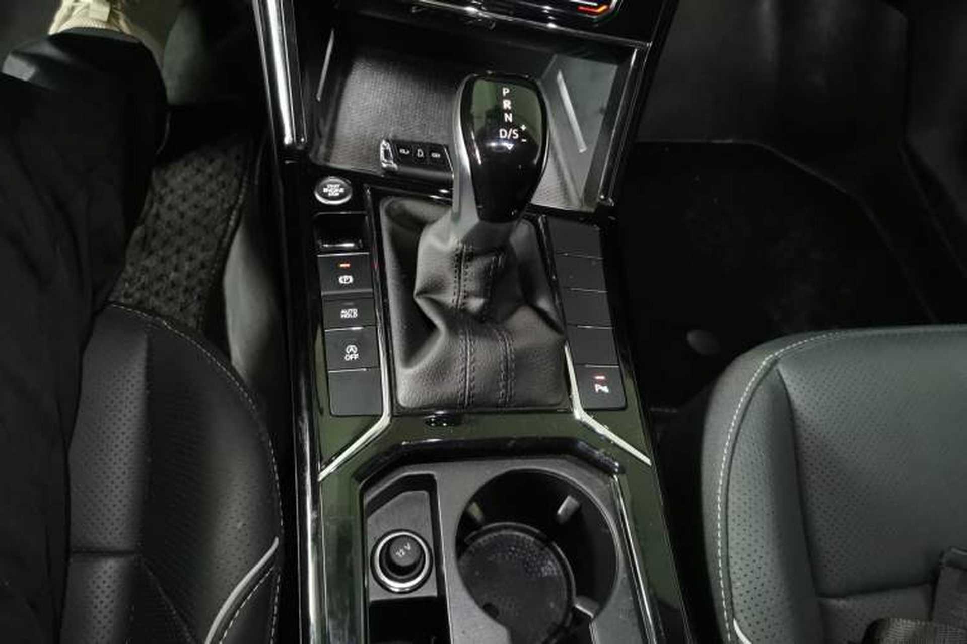 Used Volkswagen Passat 2024 380TSI Starry Dragon Edition Gear Lever