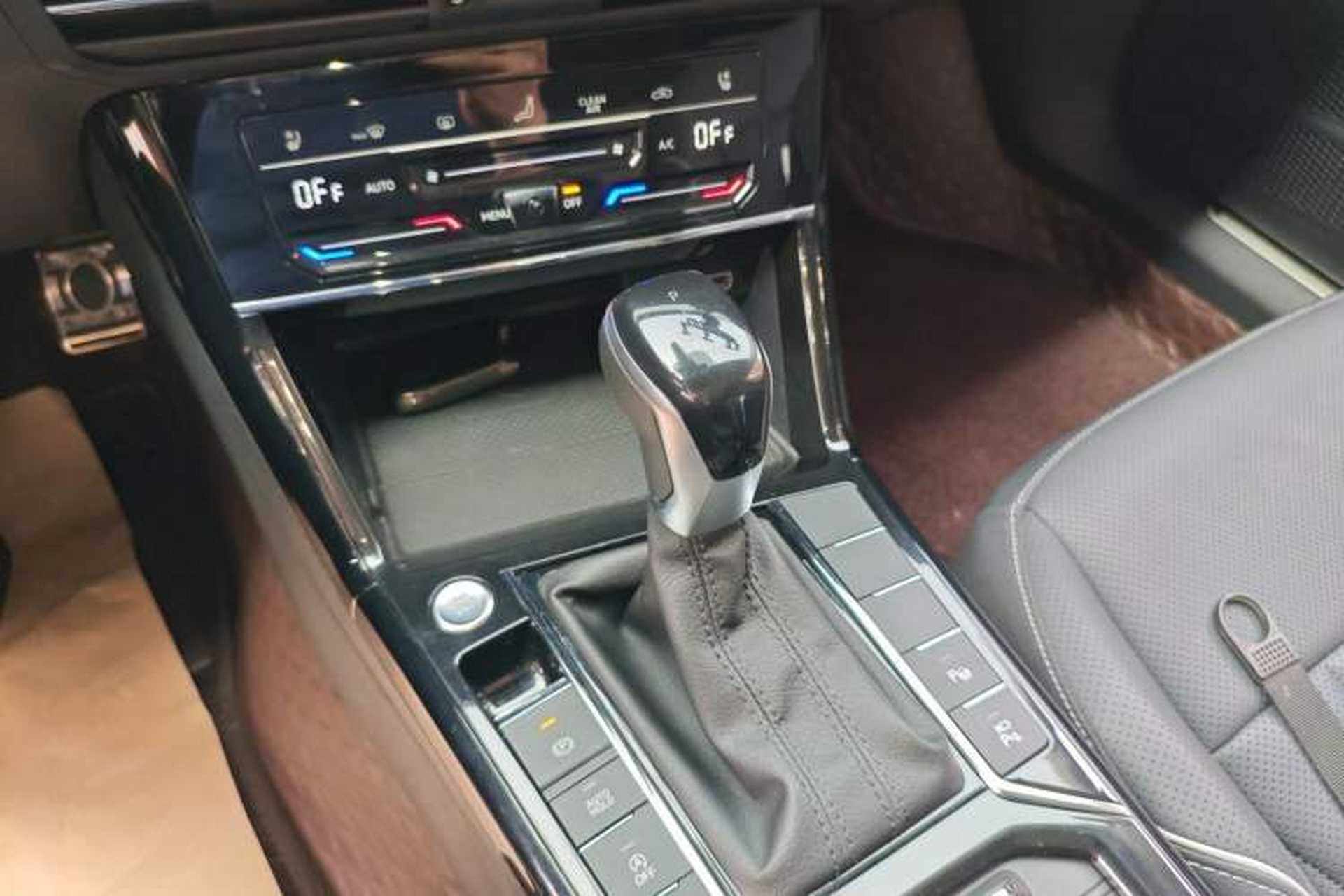Used Volkswagen Passat 2024 380TSI Starry Luxury Edition Gear Lever