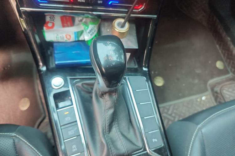 Used Volkswagen Passat 2024 330TSI Starry Elite Edition Gear Lever