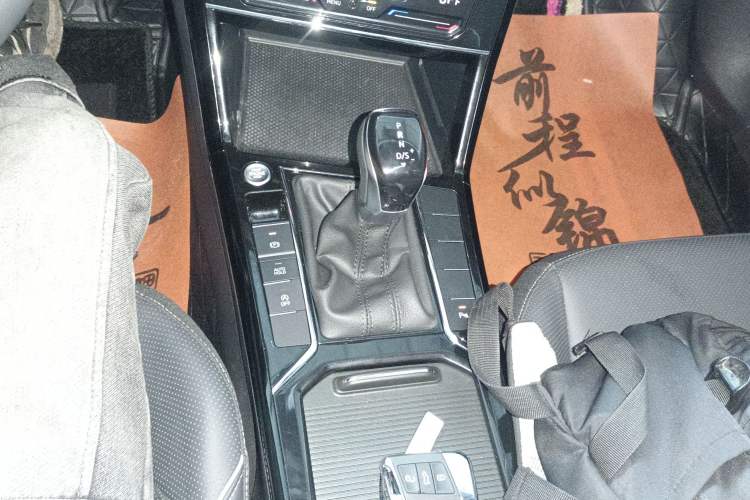 Used Volkswagen Passat 2024 330TSI Starry Elite Edition Gear Lever
