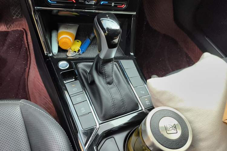 Used Volkswagen Passat 2024 380TSI Starry Luxury Edition Gear Lever