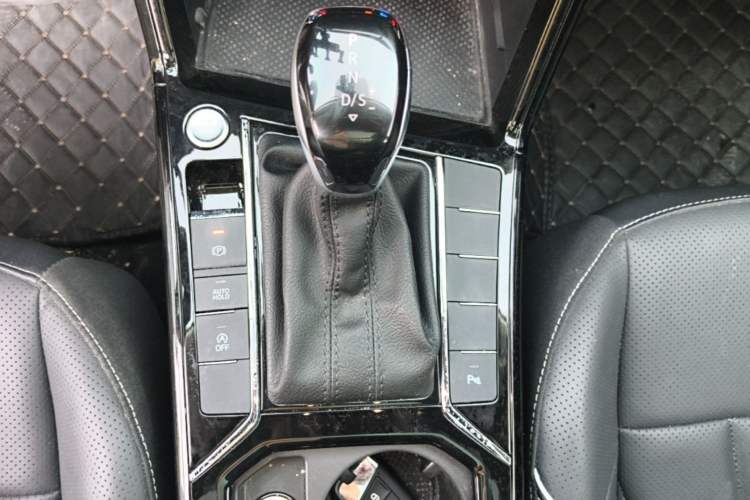 Used Volkswagen Passat 2024 380TSI Dragon Edition Gear Lever