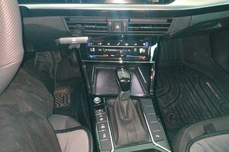 Used Volkswagen Passat 2024 380TSI Starry Dragon Edition Gear Lever