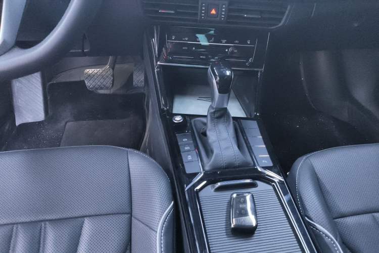 Used Volkswagen Passat 2024 380TSI Starry Dragon Edition Gear Lever