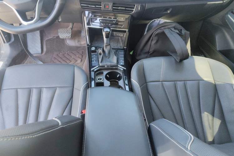 Used Volkswagen Passat 2024 380TSI Dragon Glory Edition Gear Lever