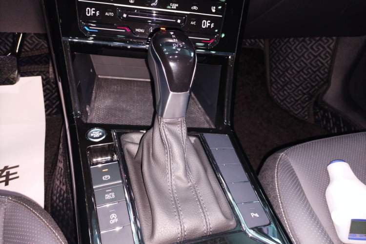 Used Volkswagen Passat 2024 380TSI Starry Dragon Edition Gear Lever