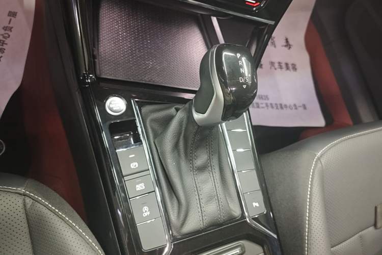 Used Volkswagen Passat 2024 380TSI Starry Dragon Edition Gear Lever