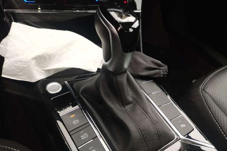 Used Volkswagen Passat 2024 380TSI Starry Dragon Edition Gear Lever