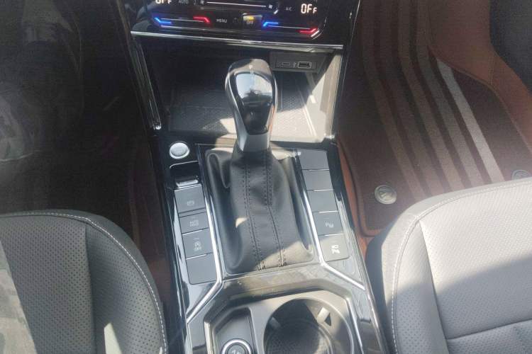 Used Volkswagen Passat 2024 380TSI Dragon Glory Edition Gear Lever