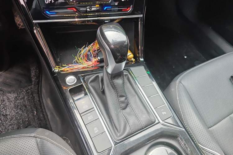 Used Volkswagen Passat 2024 380TSI Starry Elite Edition Gear Lever