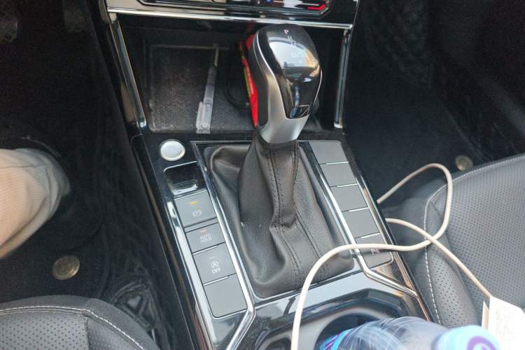 Used Volkswagen Passat 2024 330TSI Elite Edition Gear Lever
