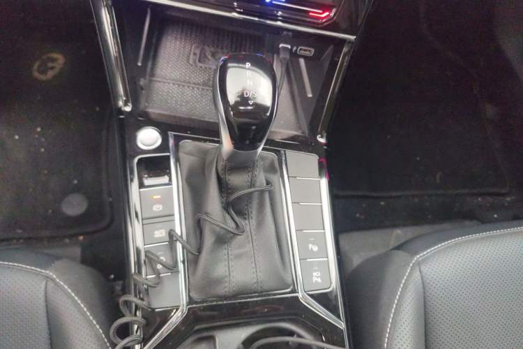 Used Volkswagen Passat 2024 380TSI Starry Dragon Edition Gear Lever