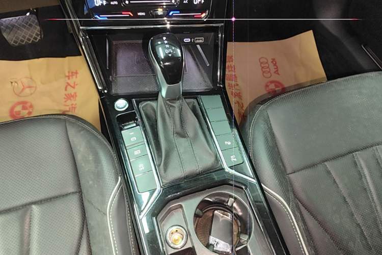 Used Volkswagen Passat 2024 380TSI Luxury Edition Gear Lever