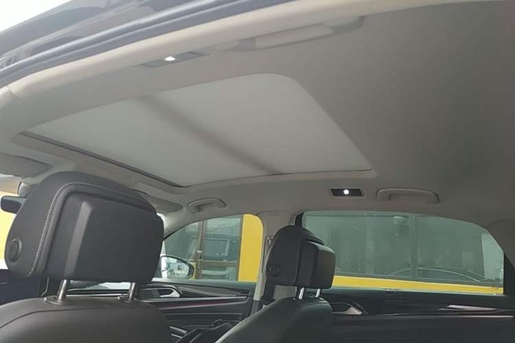 Used Volkswagen Passat 2024 380TSI Starry Luxury Edition Headliner