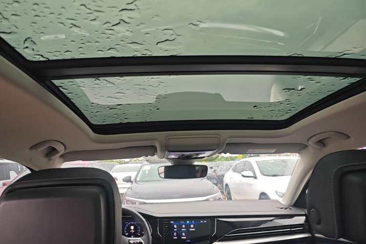 Used Volkswagen Passat 2024 380TSI Luxury Edition Headliner