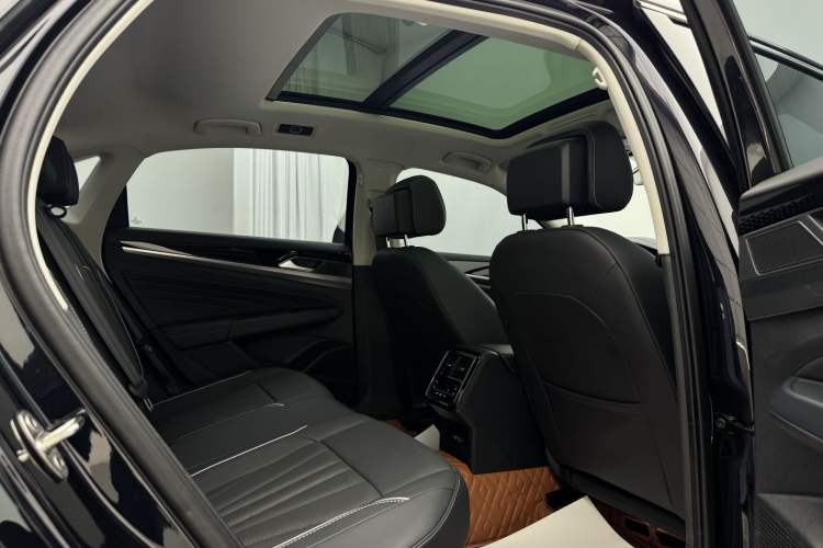 Used Volkswagen Passat 2024 330TSI Starry Elite Edition Headliner