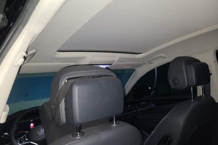 Used Volkswagen Passat 2024 330TSI Starry Elite Edition Headliner