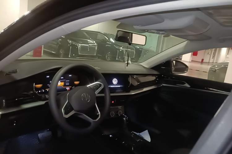 Used Volkswagen Passat 2024 280TSI Business Edition Headliner