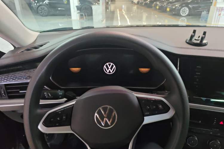 Used Volkswagen Passat 2024 280TSI Business Edition Instrument Cluster