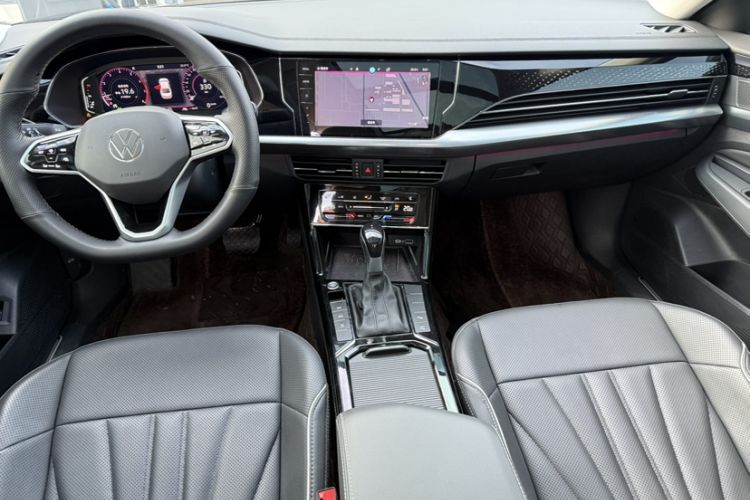 Used Volkswagen Passat 2024 380TSI Starry Dragon Edition Interior 1