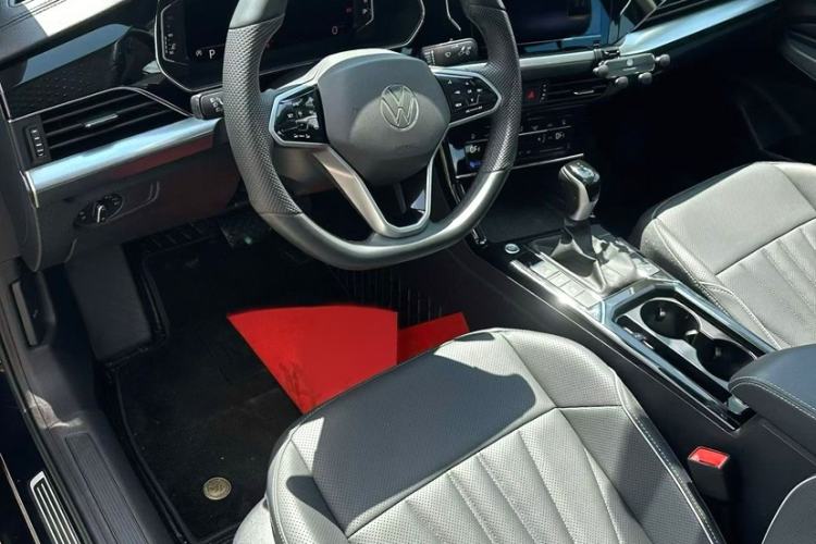 Used Volkswagen Passat 2024 380TSI Starry Elite Edition Interior 1