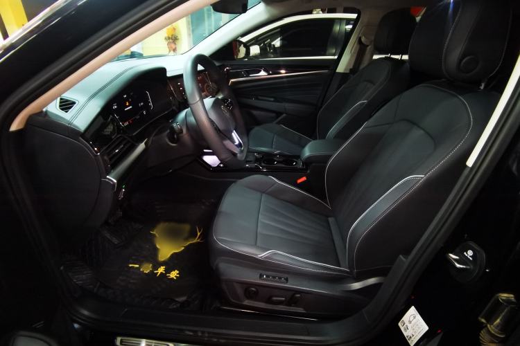 Used Volkswagen Passat 2024 380TSI Dragon Edition Interior 1