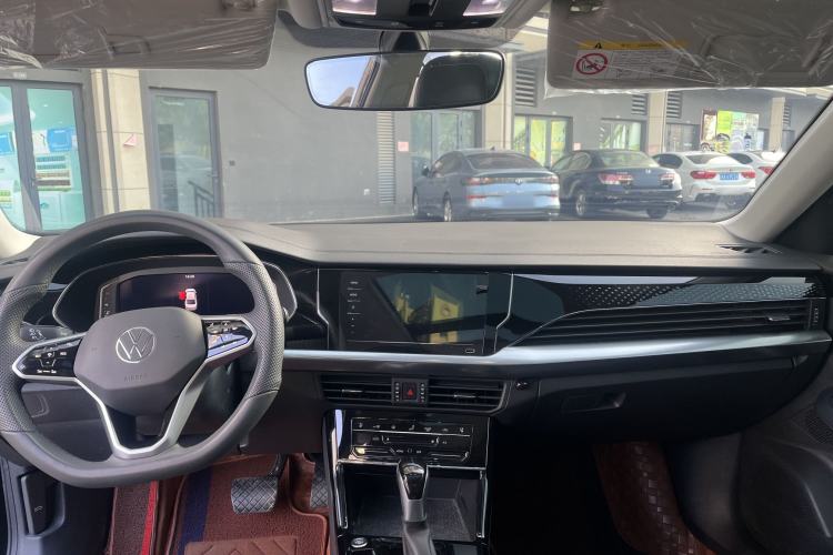 Used Volkswagen Passat 2024 380TSI Dragon Edition Interior 1