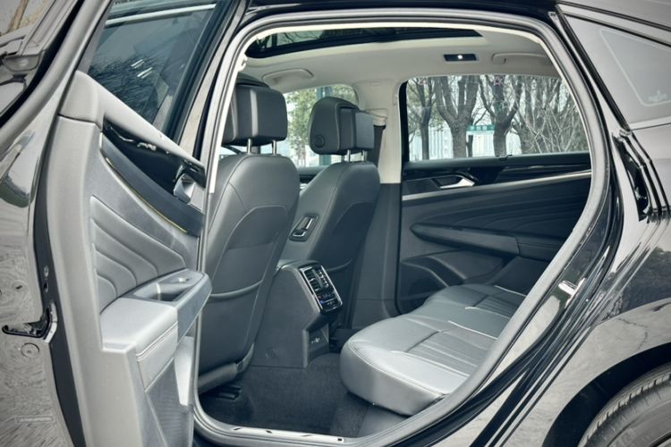 Used Volkswagen Passat 2024 380TSI Luxury Edition Interior 1