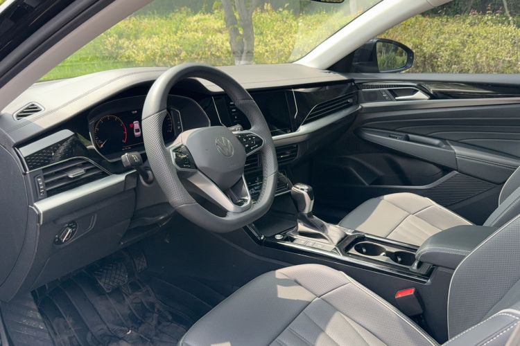 Used Volkswagen Passat 2024 380TSI Dragon Edition Interior 1