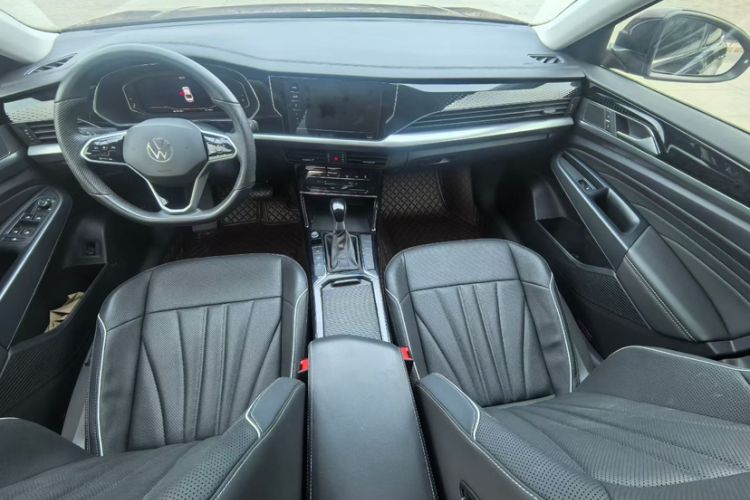 Used Volkswagen Passat 2024 330TSI Elite Edition Interior 1