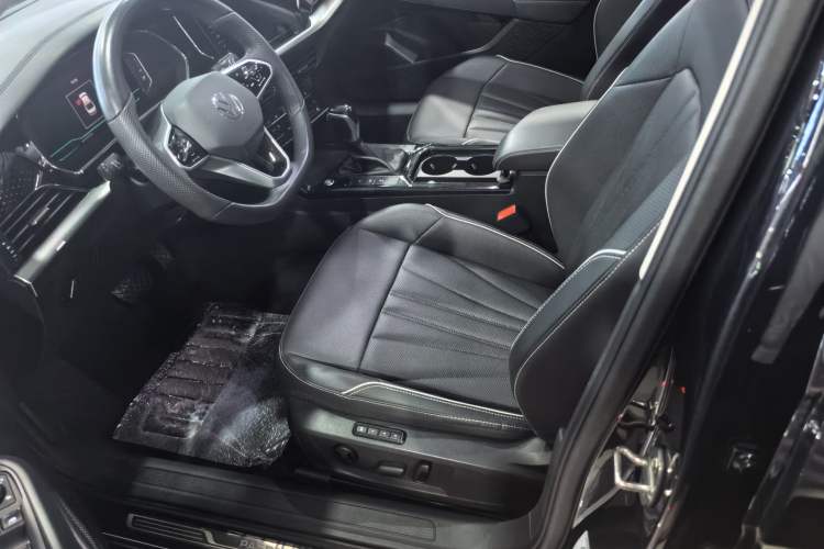 Used Volkswagen Passat 2024 380TSI Starry Elite Edition Interior 1