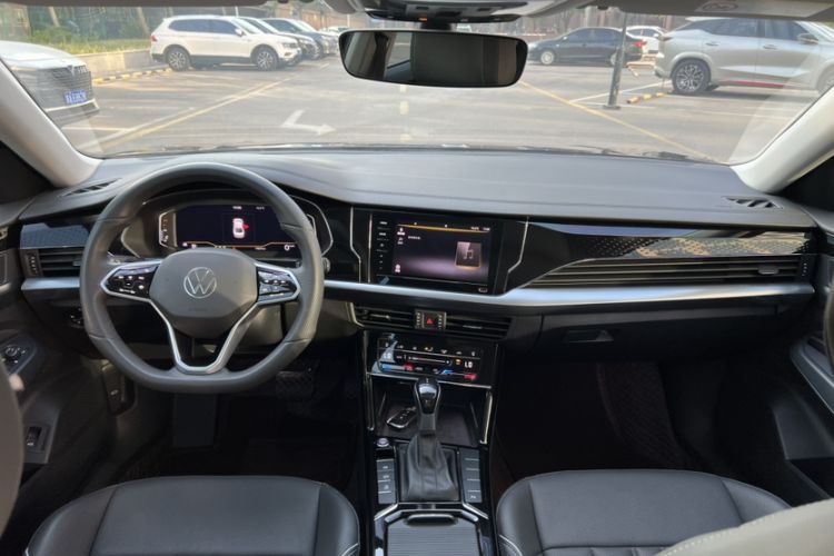 Used Volkswagen Passat 2024 380TSI Dragon Edition Interior 1