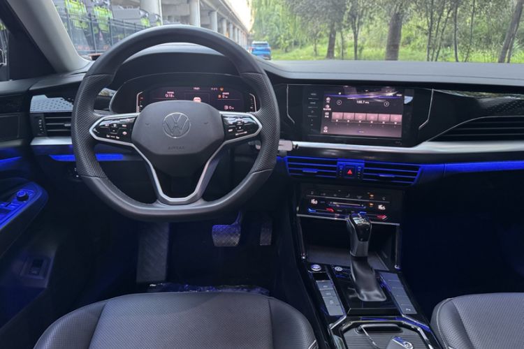Used Volkswagen Passat 2024 330TSI Elite Edition Interior 1
