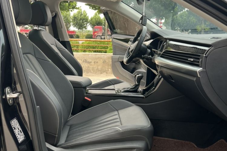 Used Volkswagen Passat 2024 380TSI Dragon Edition Interior 1