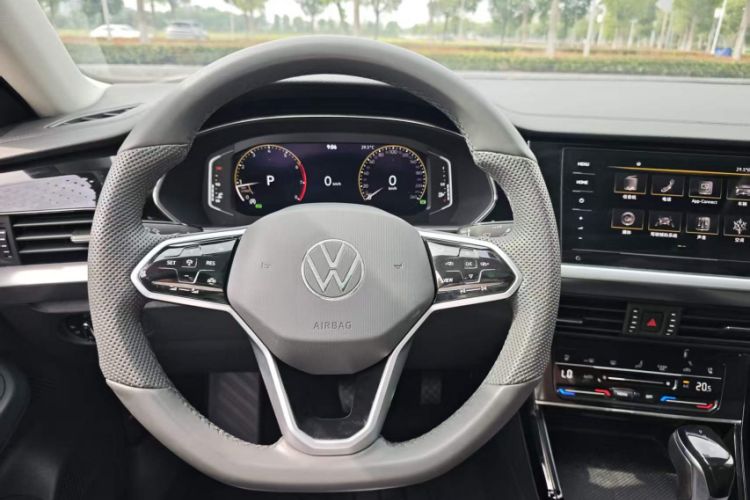 Used Volkswagen Passat 2024 380TSI Dragon Edition Interior 1