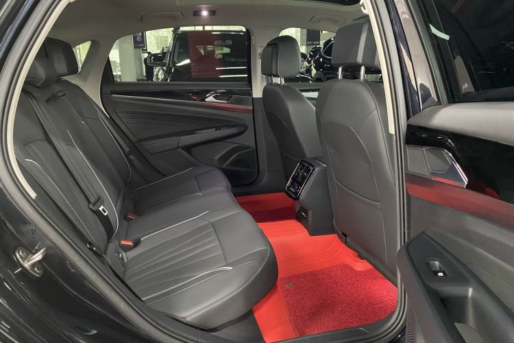 Used Volkswagen Passat 2024 380TSI Dragon Edition Interior 10