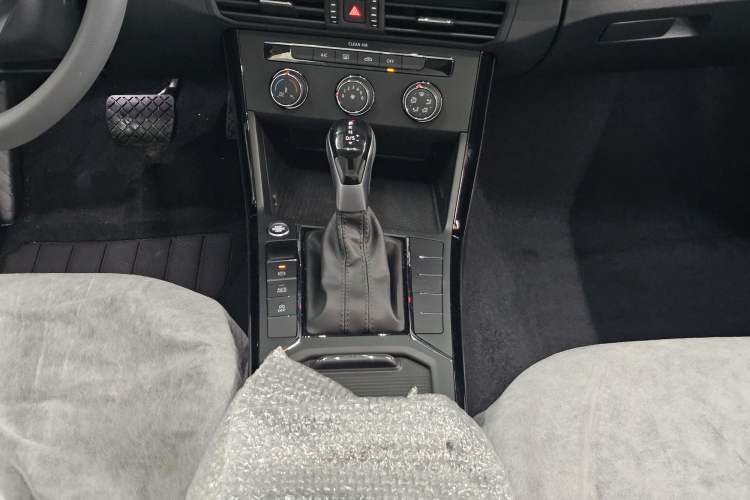 Used Volkswagen Passat 2024 280TSI Business Edition Interior 12
