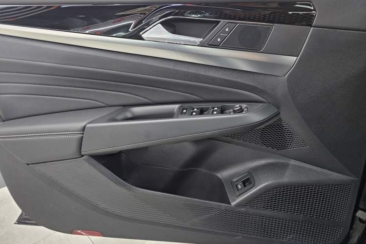 Used Volkswagen Passat 2024 280TSI Business Edition Interior 14