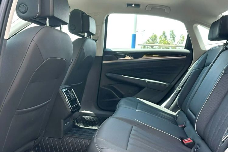 Used Volkswagen Passat 2024 380TSI Starry Elite Edition Interior 2
