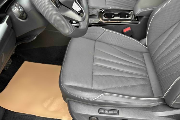 Used Volkswagen Passat 2024 380TSI Luxury Edition Interior 2