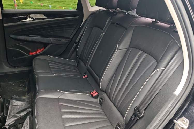Used Volkswagen Passat 2024 380TSI Elite Edition Interior 2