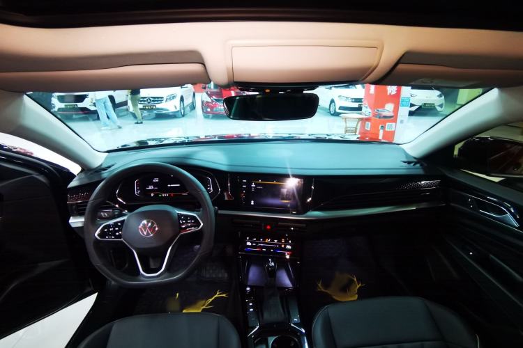 Used Volkswagen Passat 2024 380TSI Dragon Edition Interior 2